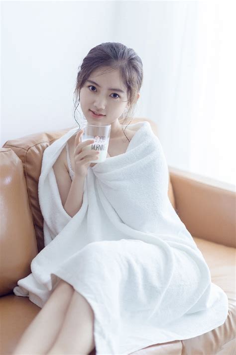 深夜娱乐新风潮：数字视频如何改变我们的休闲方式